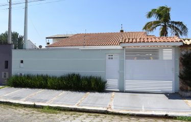 Casa térrea mobiliada à venda no Oásis em Peruíbe (Litoral Sul Paulista).