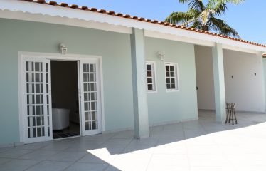 Casa térrea mobiliada à venda no Oásis em Peruíbe (Litoral Sul Paulista).