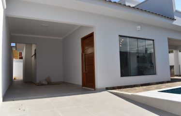 Casa Nova com piscina à venda no Bairro Parque Turístico em Peruíbe.