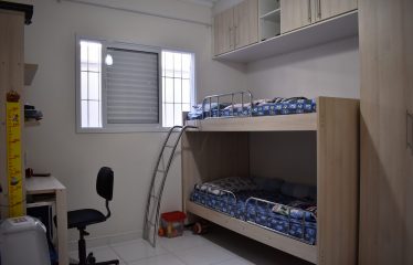 Casa com 3(três) Quartos e Piscina a venda em Peruíbe