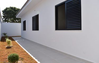 Casa Nova com piscina à venda no Bairro Parque Turístico em Peruíbe.