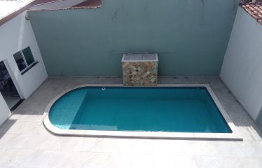 Sobrado de Alto Padrão com Piscina