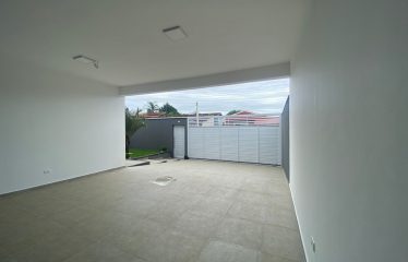 Casa nova em Peruíbe com fino acabamento – alto padrão